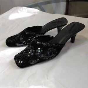 💥 Closet Clear Out Sale 💥 NWOT sexy CHICOS kitten heel embellished w/sequins